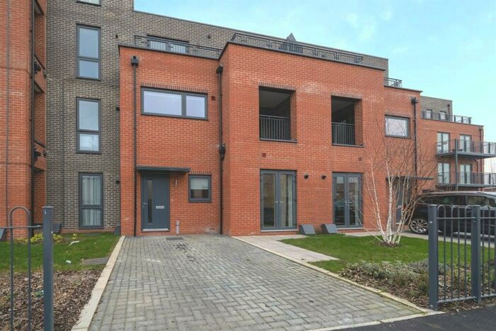 4 Bedroom Town House To Rent In Meadow Road, Reading, RG1