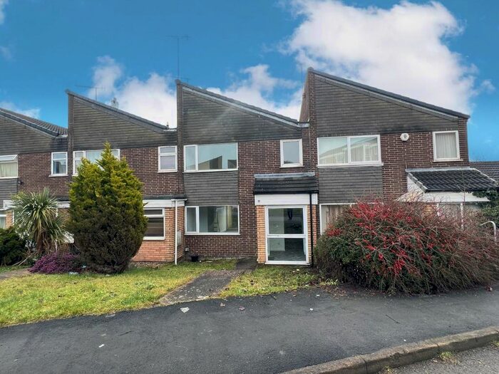 3 Bedroom Property To Rent In Wardgate Way, Chesterfield, S40