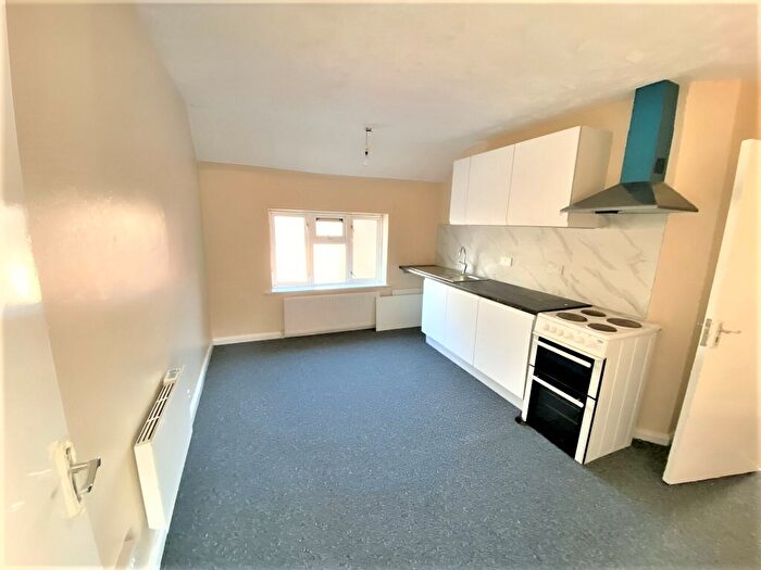 2 Bedroom Flat To Rent In Rutland Avenue, High Wycombe, HP12