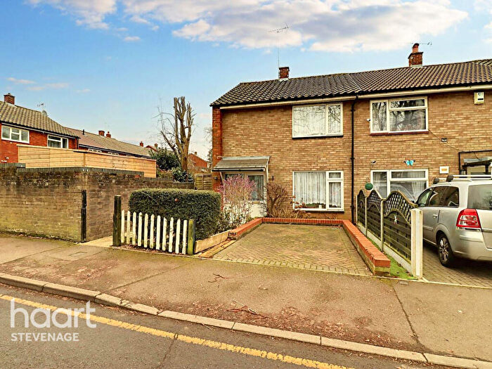 2 Bedroom End Of Terrace House For Sale In Penn Road, Stevenage, SG1