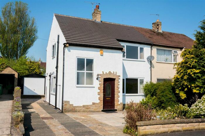 3 Bedroom Semi-Detached House To Rent In Gainsborough Drive, Leeds, LS16