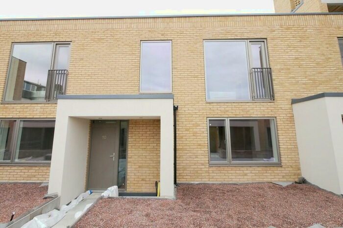 2 Bedroom Terraced House To Rent In South Street, Romford, Essex, RM1