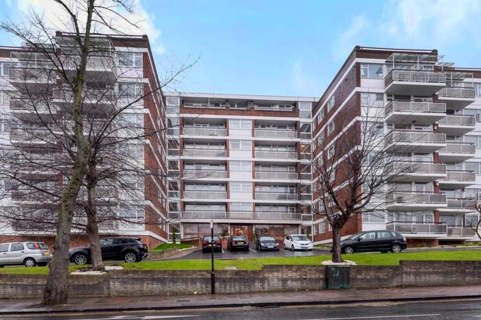 2 Bedroom Flat To Rent In Regents Park Road, Finchley N3