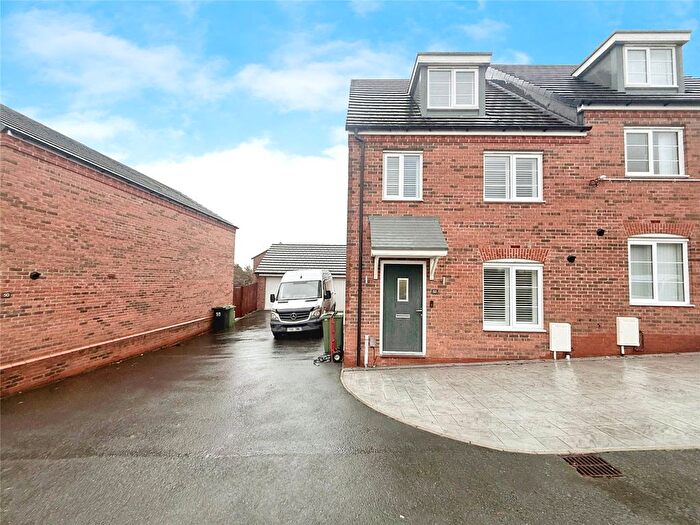 3 Bedroom Semi Detached House For Sale In Hackness Road, Hamilton, Leicester, LE5