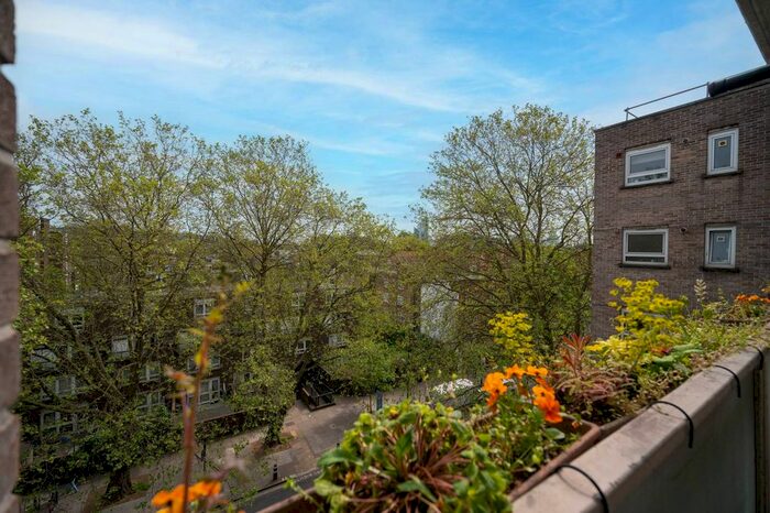 3 Bedroom Flat To Rent In Eversholt Street, Mornington Crescent, London, NW1