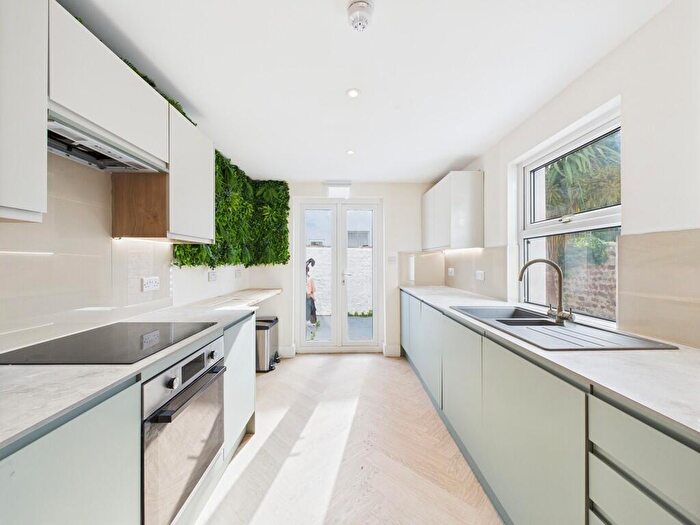 Studio To Rent In Hertford Road, Worthing, BN11