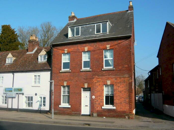 1 Bedroom Flat To Rent In Barn Street, Marlborough, SN8