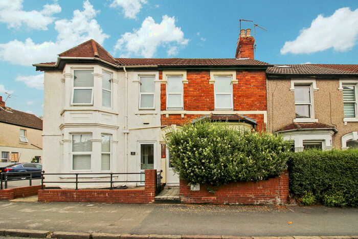 Apartment To Rent In Groundwell Road, Town Centre, Swindon, SN1