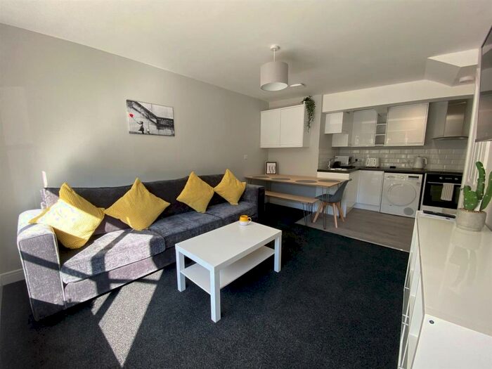 4 Bedroom Private Hall To Rent In Friar Street, Lancaster, LA1