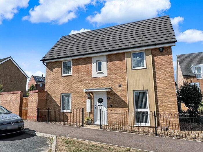 3 Bedroom End Of Terrace House For Sale In Poethlyn Drive, Costessey, NR8