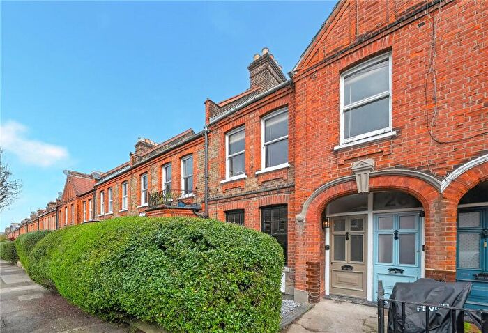 2 Bedroom Flat For Sale In Diana Road, Walthamstow, London, E17