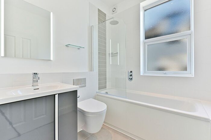 1 Bedroom Flat To Rent In Blyth Road, Bromley, BR1