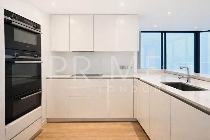 2 Bedroom Apartment For Sale In Hampton Tower, South Quay Plaza, Canary Wharf, E14