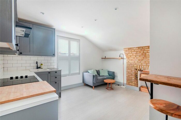 1 Bedroom Flat To Rent In Huron Road, London, SW17
