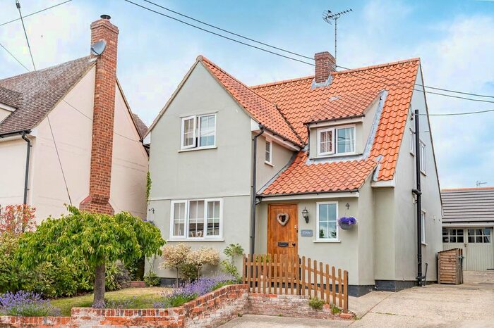 3 Bedroom Detached House For Sale In High Street, Wethersfield, Essex, CM7