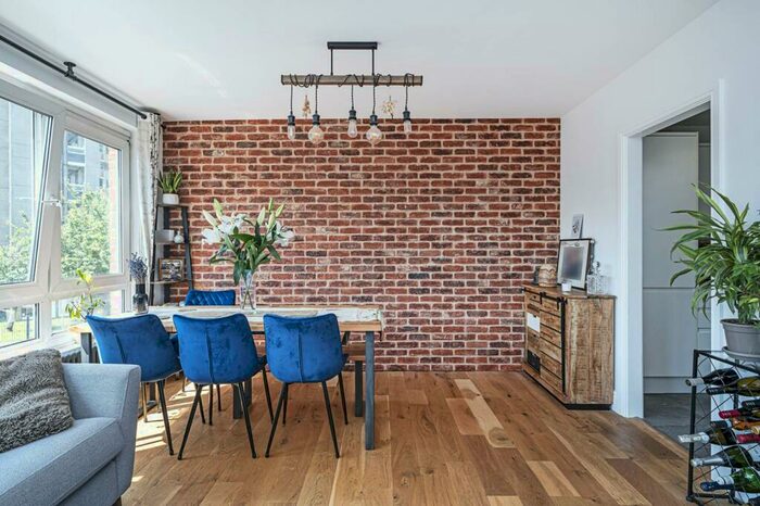 2 Bedroom Flat To Rent In Ravenscroft Street, , Shoreditch, London, E2