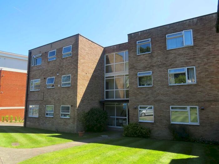 2 Bedroom Flat To Rent In Stanbrook House, Orchard Grove, Orpington, BR6