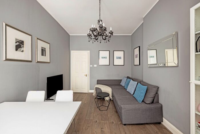 1 Bedroom Flat For Sale In North Pole Road, London, W10