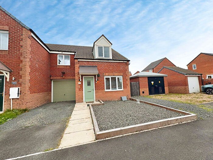 3 Bedroom Semi-Detached House For Sale In Bates Avenue, Blyth, NE24