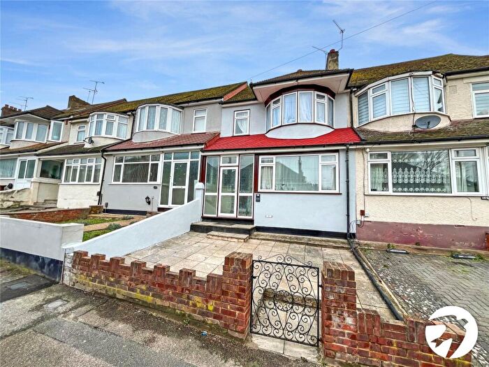 3 Bedroom Terraced House To Rent In Boundary Road, Chatham, Kent, ME4