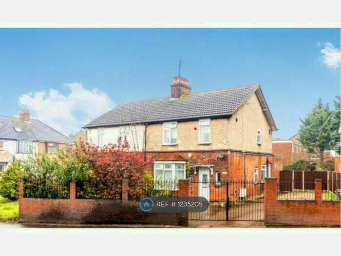 5 Bedroom Semi-Detached House To Rent In Waller Avenue, Luton, LU4