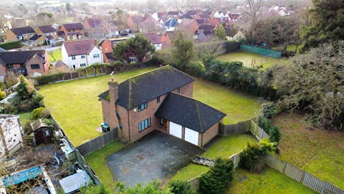 4 Bedroom Detached House To Rent In Alderton Close, Loughton, IG10