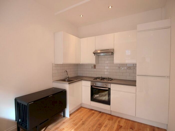 2 Bedroom Flat To Rent In Hornsey Road, Finsbury Park, N19