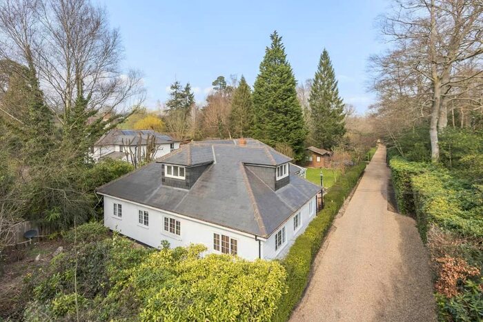 4 Bedroom Detached Bungalow To Rent In London Road, Ascot, SL5