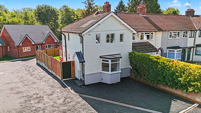 3 Bedroom Semi Detached House For Sale In Lanchester Road, Birmingham, B38