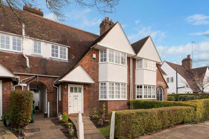 4 Bedroom Detached House To Rent In Erskine Hill, Hampstead Garden Suburb, NW11