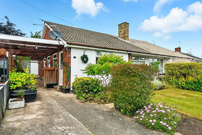 3 Bedroom Semi-Detached Bungalow For Sale In Kentmere Drive, York, YO30