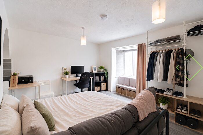 Studio To Rent In Godolphin Close, Palmers Green, N13