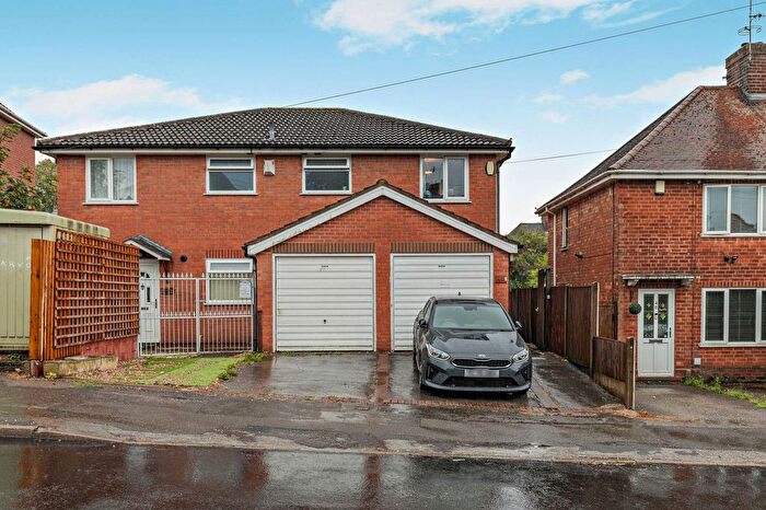 3 Bedroom Semi-Detached House For Sale In Ravenswood Road, Arnold, Nottingham, NG5