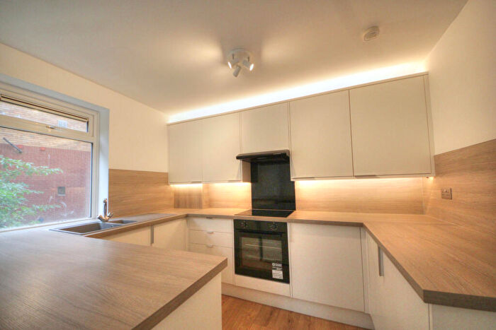 1 Bedroom Flat To Rent In Bycullah Road, Enfield, EN2