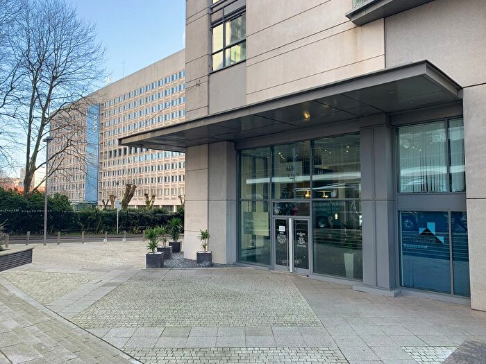 1 Bedroom Flat To Rent In Centenary Plaza, Holiday Street, Birmingham, B1