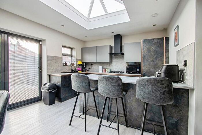 3 Bedroom Semi Detached House For Sale In Ring Road, Crossgates, Leeds, LS15