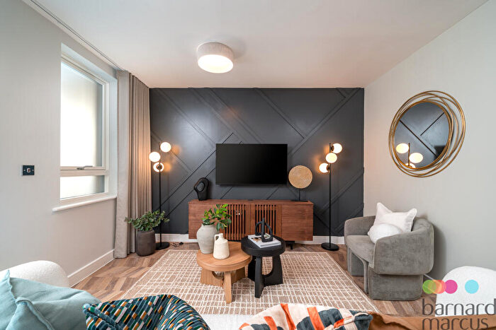 1 Bedroom Apartment For Sale In High Road, Finchley, London, N12
