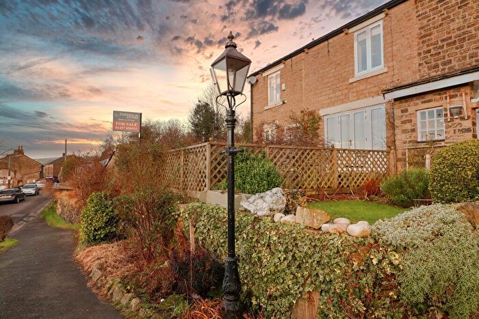 4 Bedroom Semi Detached House For Sale In Old Road, Tintwistle, SK13