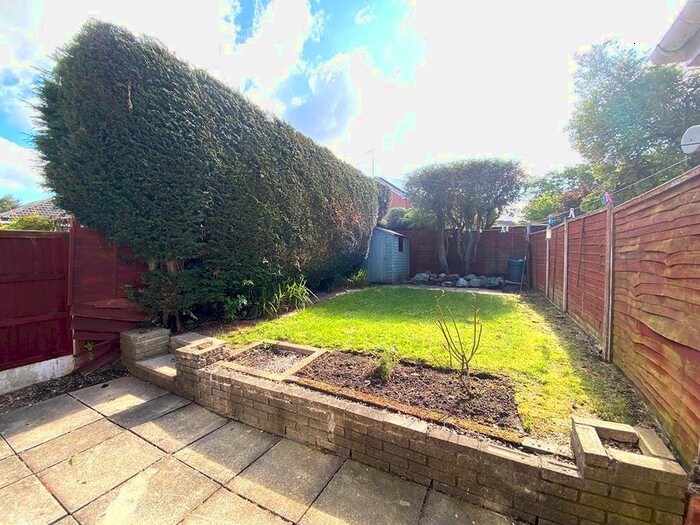 2 Bedroom Semi-Detached House For Sale In Fieldway Close, Harrogate, HG1