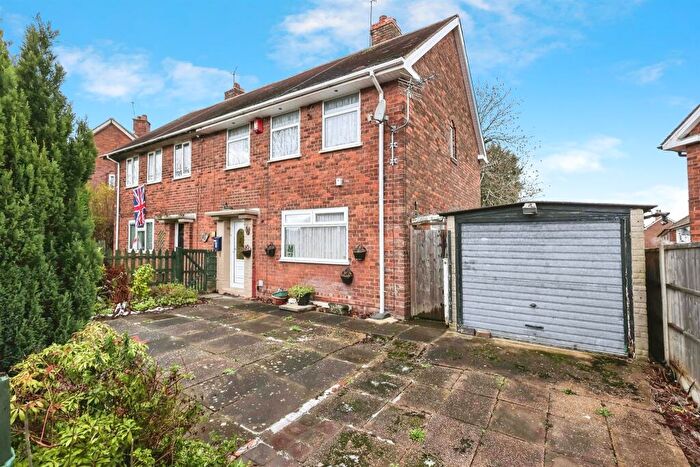 3 Bedroom Semi Detached House For Sale In Hopedale Road, Quinton, Birmingham, B32