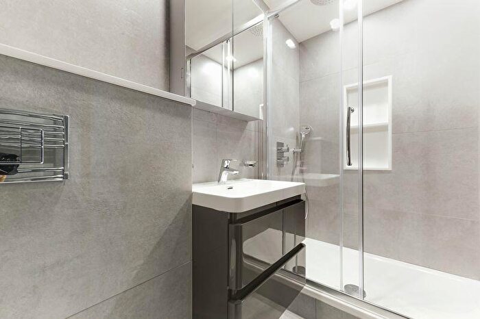 3 Bedroom Flat To Rent In Cresta House, Finchley Road, Swiss Cottage, London, NW3