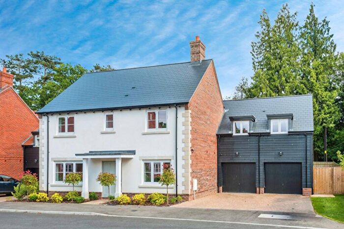 5 Bedroom Detached House For Sale In Darnell Place, Woodcote, Reading, RG8