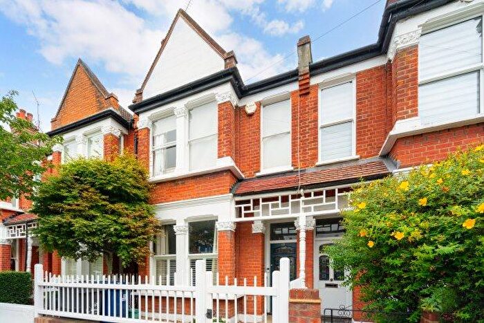 3 Bedroom Property To Rent In Speldhurst Road, London, W4