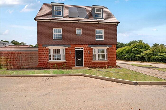 4 Bedroom Detached House To Rent In Farrow Place, Finchwood Park, Wokingham, RG40