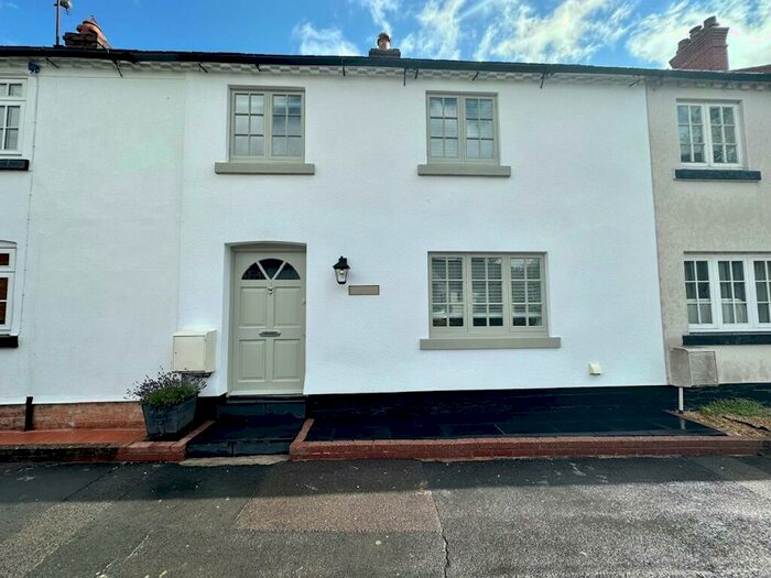 2 Bedroom House To Rent In High Street, Farndon, Chester, CH3