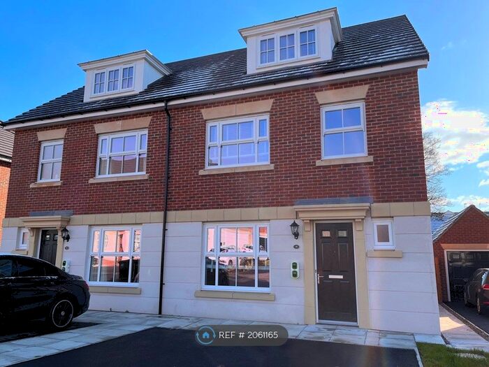 4 Bedroom Semi-Detached House To Rent In Butler Way, Wakefield, WF1