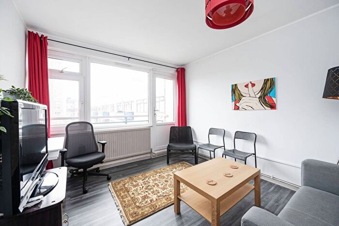 3 Bedroom Flat To Rent In Hoxton, Hoxton, London, N1