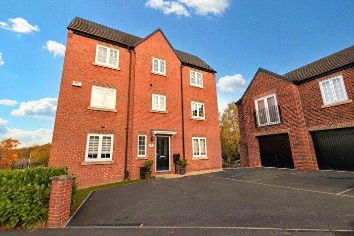 4 Bedroom Semi-Detached House For Sale In Honeybourne Road, Leeds, LS12