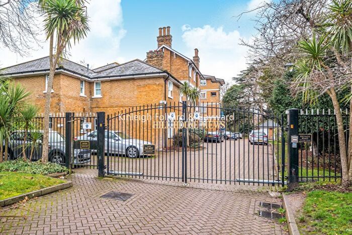 2 Bedroom Flat For Sale In Hill House Mews, Bromley, BR2