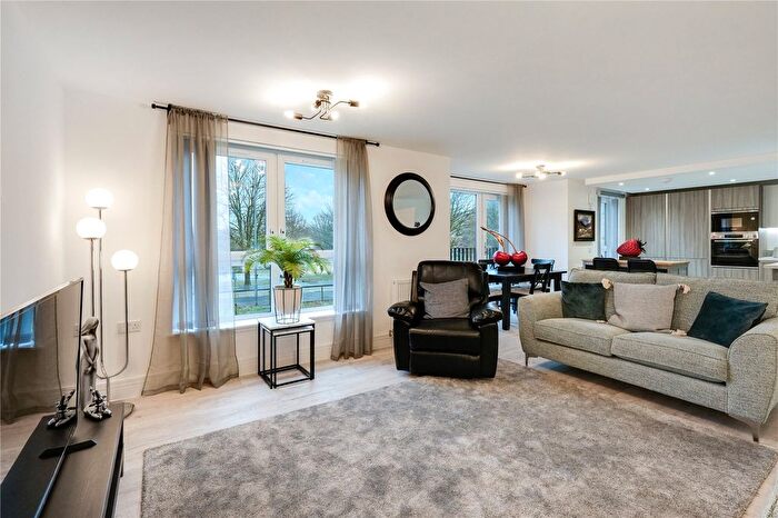 2 Bedroom Flat For Sale In Carrochan Gardens, Balloch, Alexandria, West Dunbartonshire, G83